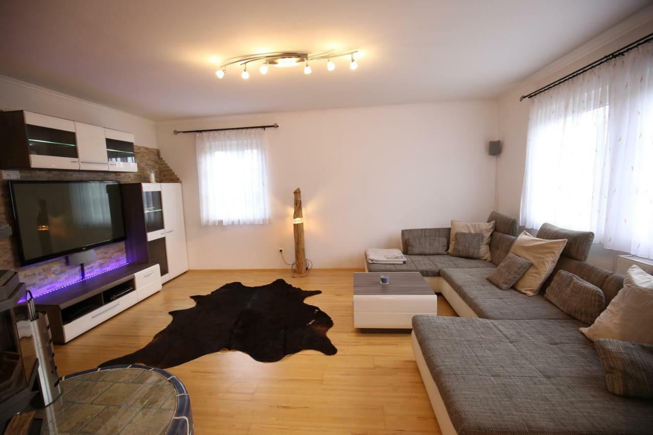 Villa Hasi ไอค์ ภายนอก รูปภาพ